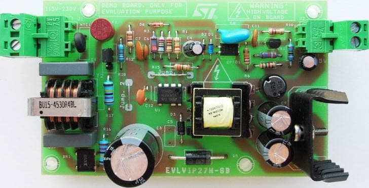 STEVAL-ISA122V1, Wide input-range, single-output 5 V/11 W power supply Demonstration Board based on the VIPer27