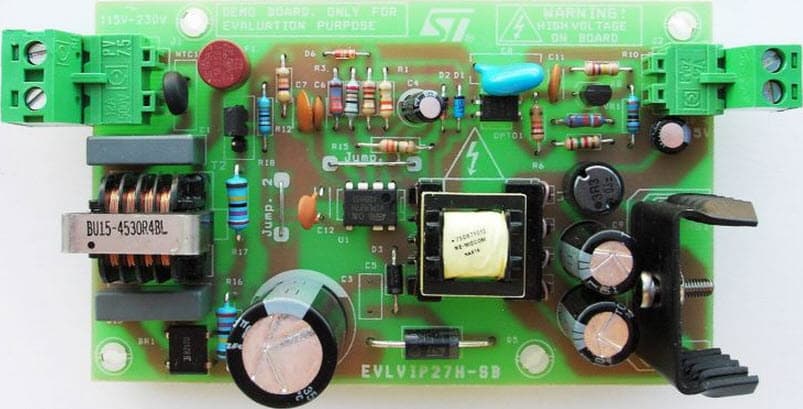 STEVAL-ISA121V1, Wide range single-output Demonstration Board based on the VIPER37LE